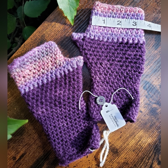 NWT* Handmade Fingerless gloves💜 super soft acrylic, MarpleMade Designs, plum - Picture 3 of 7